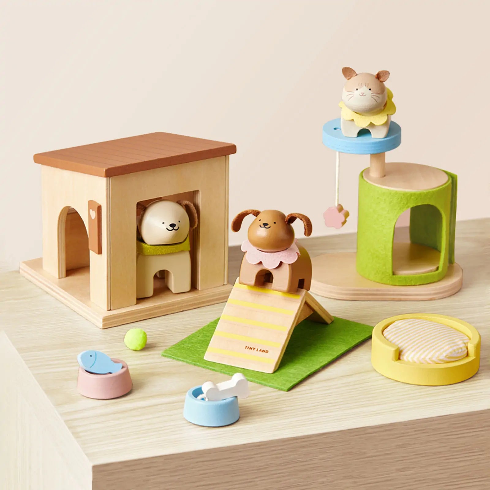 Tiny Land® Happy Urban Paws