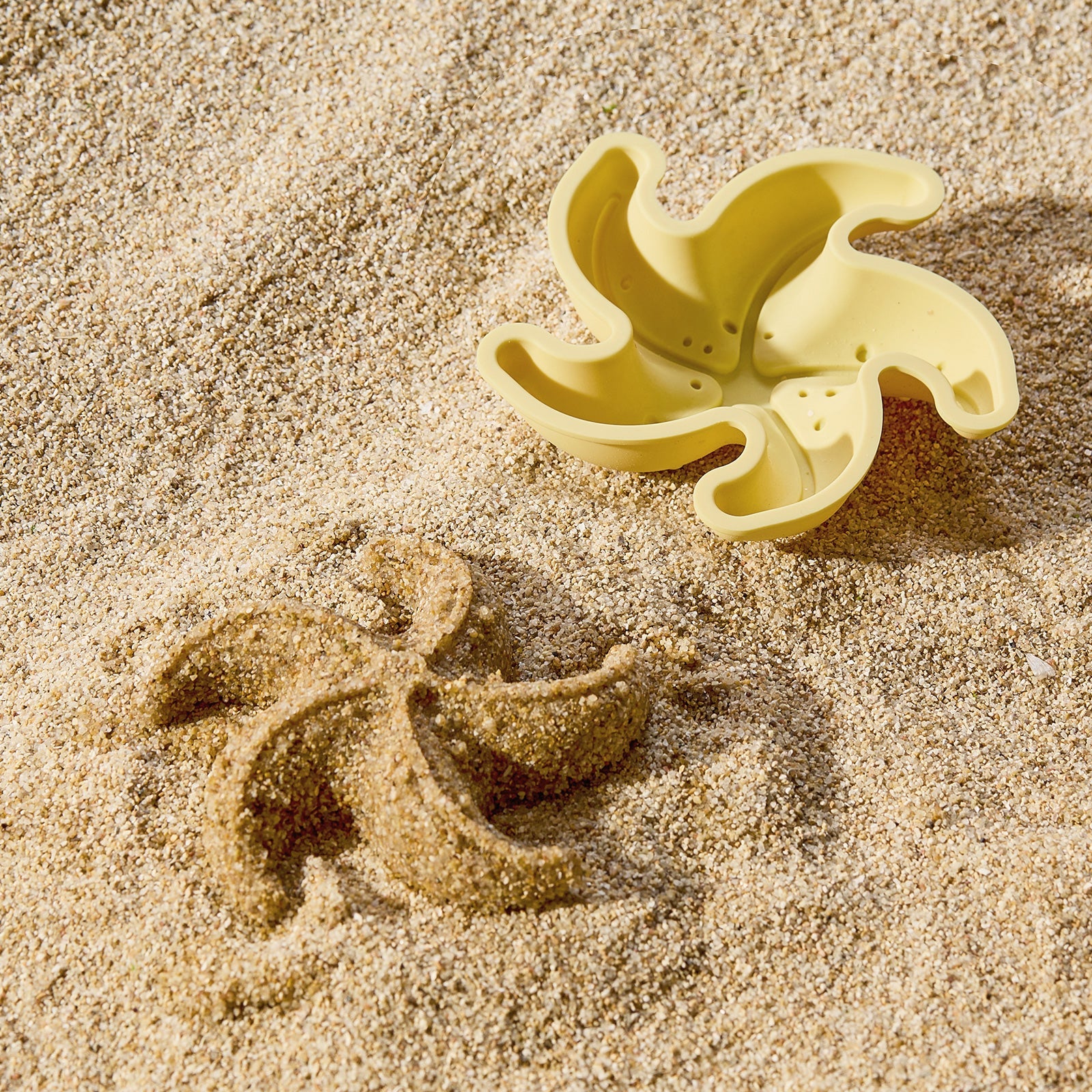 Tiny Land® Sand-Buddies Sand Toy Set